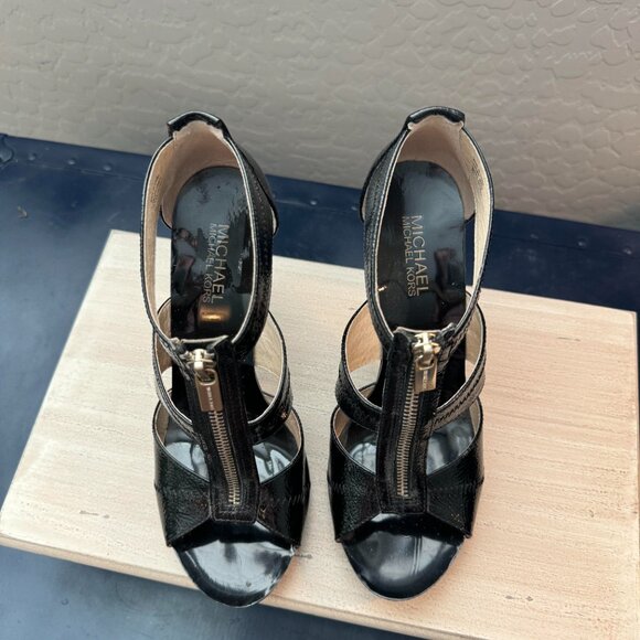 Michael Kors Berkley T Strap Zipper open toe heels size 8 - Picture 4 of 7